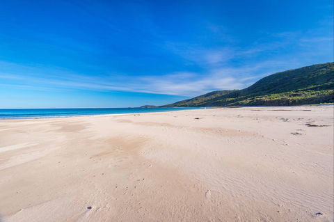 Island Beach - Accommodation Melbourne 0