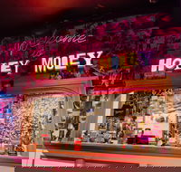 Holey Moley Charlestown - Accommodation Melbourne