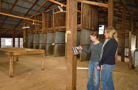 Yanga Woolshed - Accommodation Melbourne 0