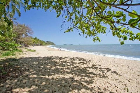 Airport Transfer - Palm Cove, Kewarra Beach & Trinity Beach To Cairns Airport - Accommodation Melbourne 3
