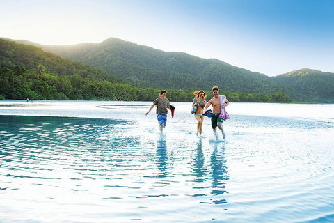 SHUTTLE - CAIRNS AIRPORT TO PORT DOUGLAS (or Reverse) - Accommodation Melbourne 1