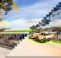 Two Hands Wines 'Flagship Vineyard Experience' - Accommodation Melbourne