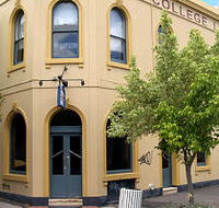 The College Lawn Hotel - Accommodation Melbourne