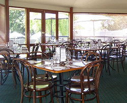 Oakbank Hotel - Melbourne 4u 1