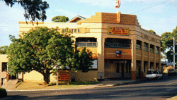 Royal Hotel Drouin - Accommodation Melbourne