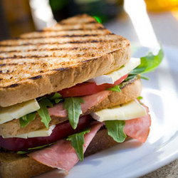 Royal Hotel Sunbury - Accommodation Melbourne 1