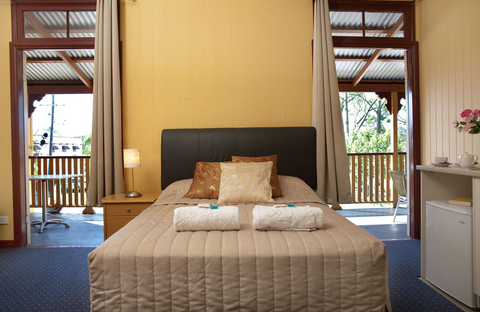 Yandina Hotel - Accommodation Melbourne 1