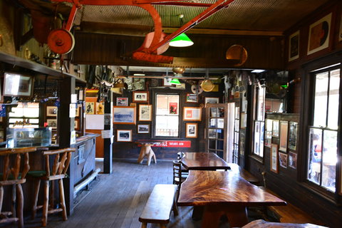 The Pub With No Beer - Accommodation Melbourne 1