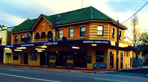 Queens Arms Hotel - Accommodation Melbourne 0