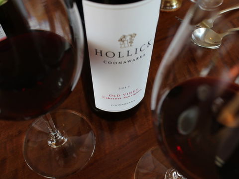 FOUR & TWENTY BLACKBIRDS - Accommodation Melbourne 2