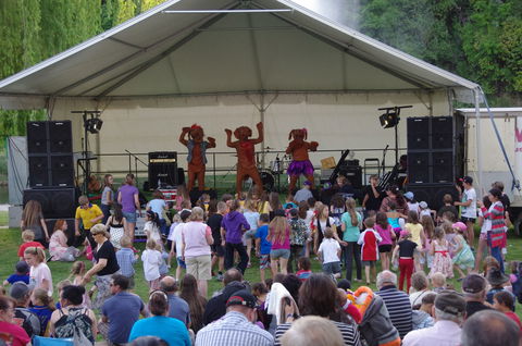 Regional Australia Bank Inverell Sapphire City Festival - Accommodation Melbourne 1