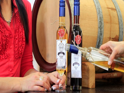 Tipples And Tales - Accommodation Melbourne 1