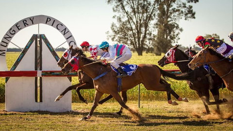 Mungery Picnic Races - Accommodation Melbourne 0