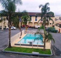 Econo Lodge Hacienda International - Accommodation Melbourne