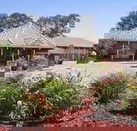 The Standpipe Golf Motor Inn