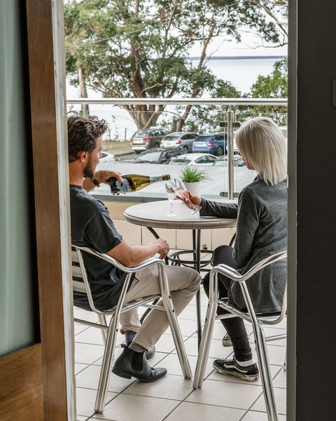 The Huskisson - Accommodation Melbourne 6