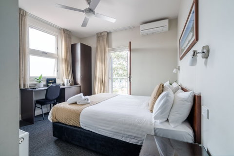 The Huskisson - Accommodation Melbourne 3