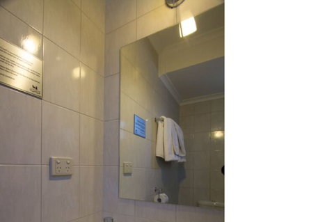 Adelaide Royal Coach - Accommodation Melbourne 4