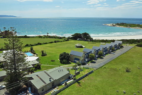 Diamond Island Resort & Bicheno Penguin Show - Accommodation Melbourne 5