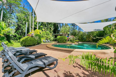 Roydon Beachfront Apartments - Accommodation Melbourne 2