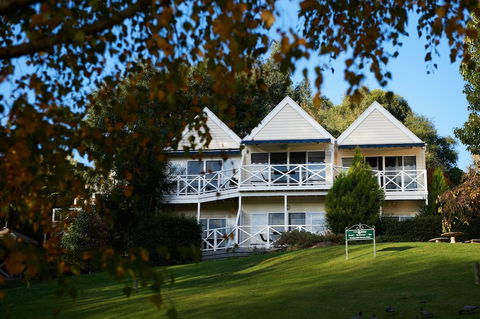 Lake House Daylesford - Accommodation Melbourne 0