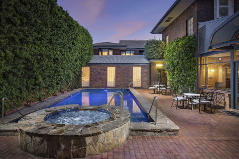 Adelaide Inn - Accommodation Melbourne 0
