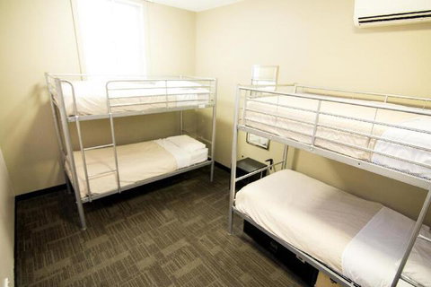 Base Brisbane Embassy - Accommodation Melbourne 3