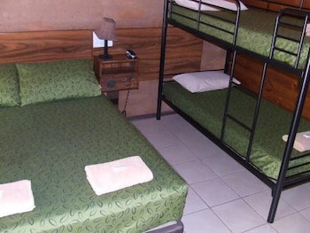 Territory Manor Motel & Caravan Park - Accommodation Melbourne 3