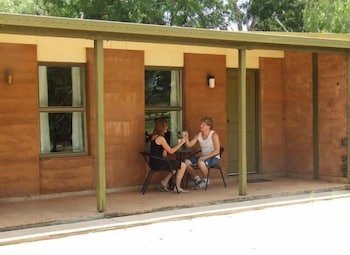Territory Manor Motel & Caravan Park - Accommodation Melbourne 0