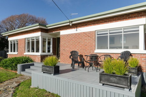 Sunrise At Penguin - Accommodation Melbourne 2