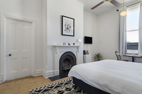 The Local Hotel - Accommodation Melbourne 1