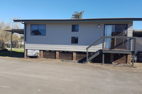 Bentley Waterfront Motel & Cottages - Accommodation Melbourne 0