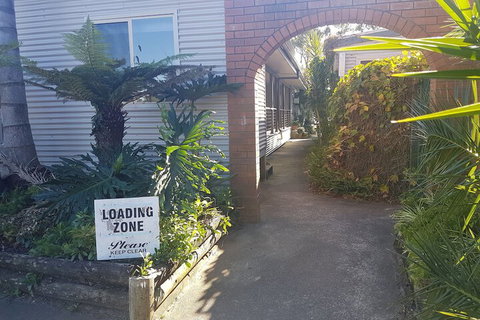Bentley Waterfront Motel & Cottages - Accommodation Melbourne 4