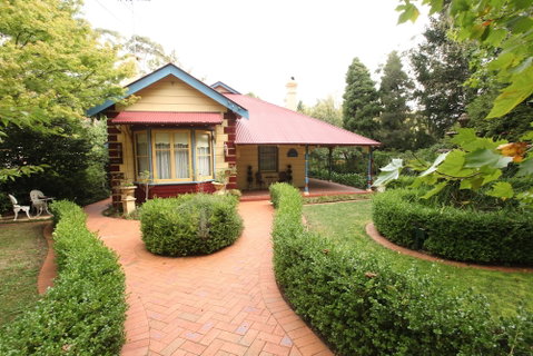 Varenna - Accommodation Melbourne 0