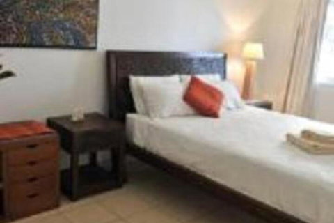 Inner City Cardona Court Apartment - Accommodation Melbourne 4