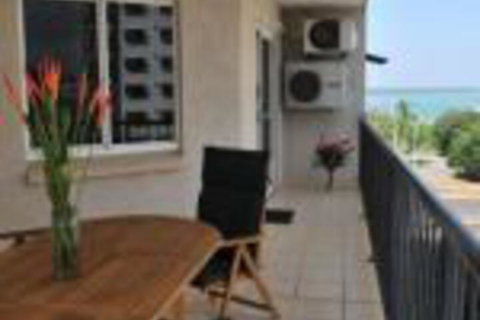 Inner City Cardona Court Apartment - Accommodation Melbourne 0