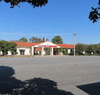 Bishops Lodge Narrandera - Accommodation Melbourne