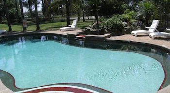 Charbonnier Motor Inn - Accommodation Melbourne 0