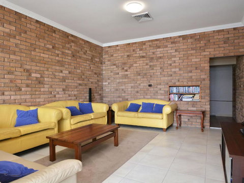 The House On The Lake At Fishing Point Lake Macquarie Honestly Put The Line In & Catch Fish - Accommodation Melbourne 1