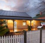 Rawsons Retreat Five Bedroom Home Walk CBD Includes Breakfast - Accommodation Melbourne