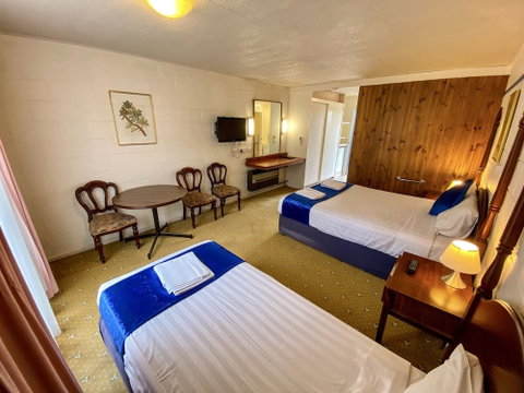 Snow Season Motor Inn - Accommodation Melbourne 4
