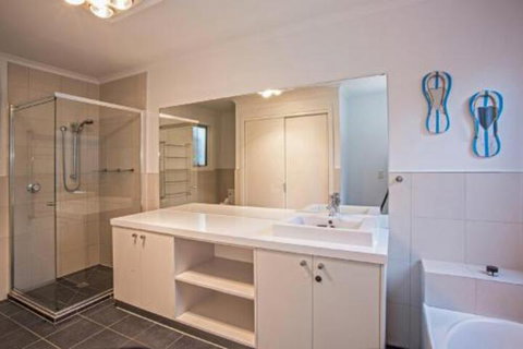 Iona Beach House Cowes - Accommodation Melbourne 6
