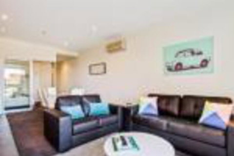 York Apartments - Accommodation Melbourne 0