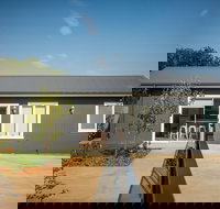 Kirsten Accommodation Parkes - Accommodation Melbourne