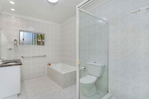 Trinity Retreat At Costa Royale - Accommodation Melbourne 5