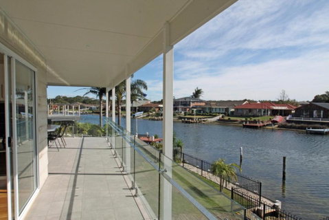 Unbeatable Waterfront Location - Accommodation Melbourne 6