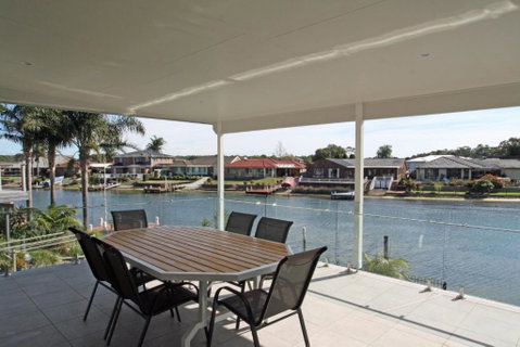 Unbeatable Waterfront Location - Accommodation Melbourne 1