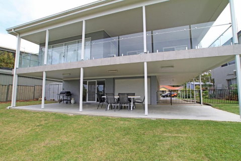 Unbeatable Waterfront Location - Accommodation Melbourne 3