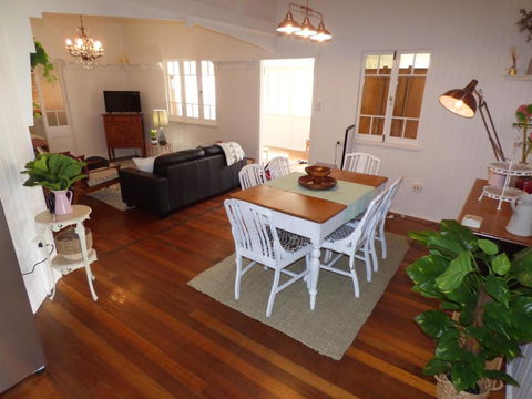 Lilly Pilly House - Melbourne 4u 4