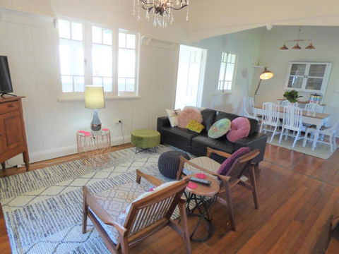 Lilly Pilly House - Melbourne 4u 1
